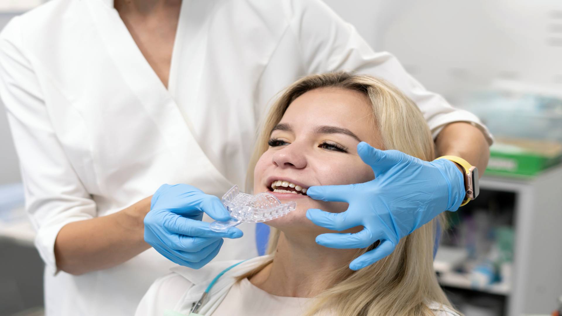 How Clear Aligners Straighten Teeth